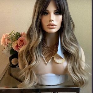 24" Ombre balayage brown and blonde synthetic wig with bangs GREAT CONDITION